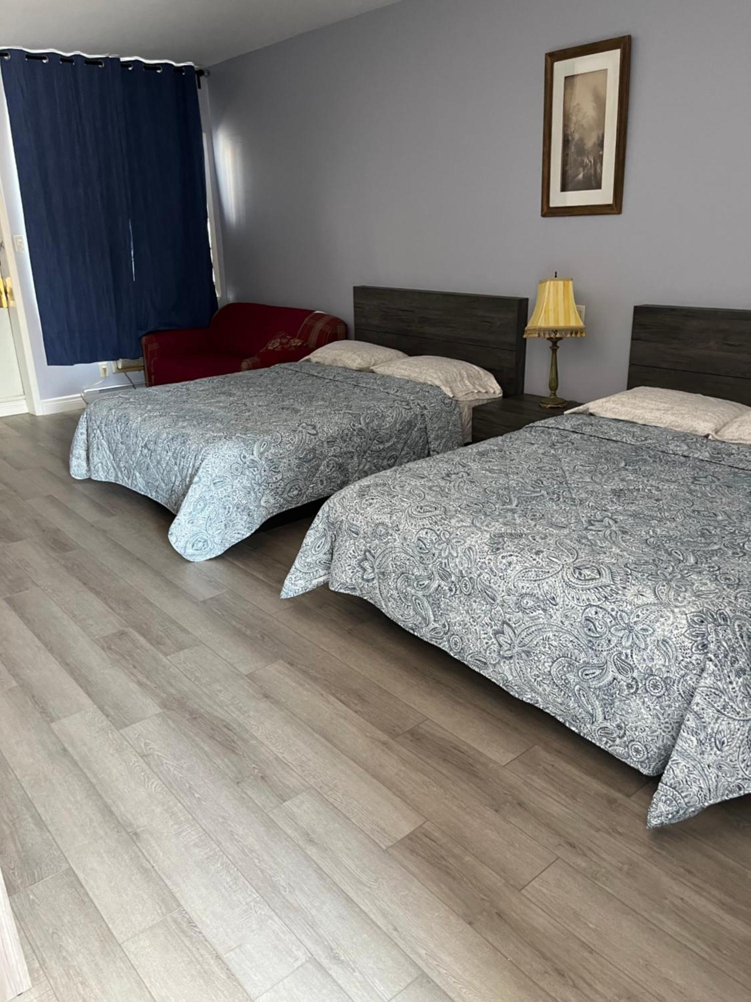 Motel La Siesta De Gascon Terrebonne Exteriör bild