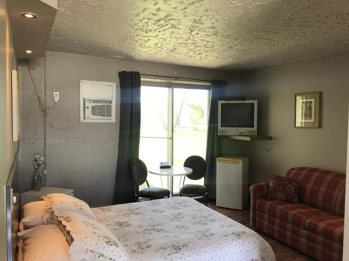 Motel La Siesta De Gascon Terrebonne Exteriör bild